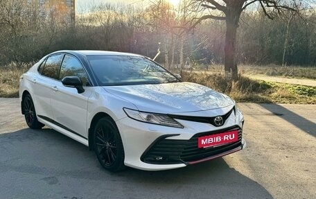 Toyota Camry, 2021 год, 4 500 000 рублей, 6 фотография