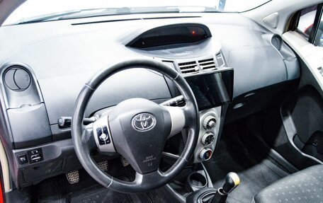 Toyota Yaris III рестайлинг, 2007 год, 387 000 рублей, 9 фотография