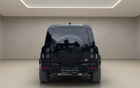 Land Rover Defender II, 2022 год, 13 960 000 рублей, 5 фотография