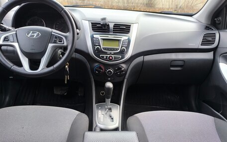 Hyundai Solaris II рестайлинг, 2013 год, 680 000 рублей, 5 фотография