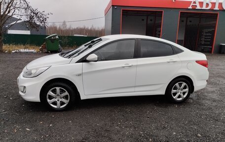 Hyundai Solaris II рестайлинг, 2013 год, 820 000 рублей, 4 фотография