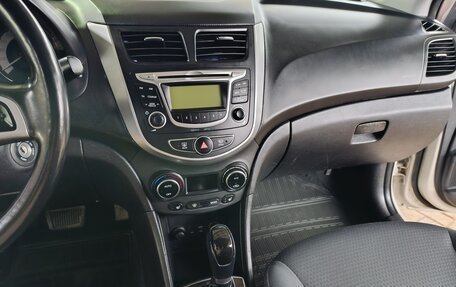 Hyundai Solaris II рестайлинг, 2014 год, 1 255 000 рублей, 22 фотография