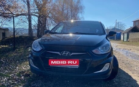 Hyundai Solaris II рестайлинг, 2011 год, 690 000 рублей, 8 фотография