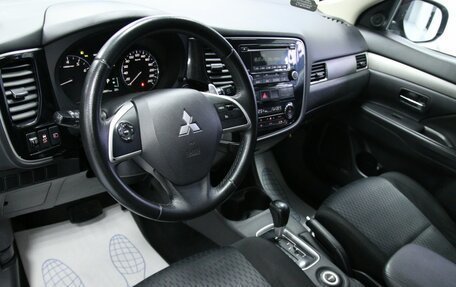 Mitsubishi Outlander III рестайлинг 3, 2012 год, 1 453 000 рублей, 14 фотография