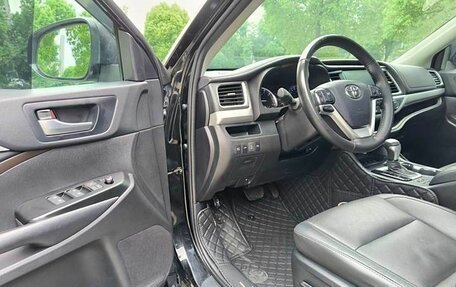 Toyota Highlander III, 2021 год, 3 690 000 рублей, 11 фотография