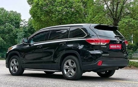 Toyota Highlander III, 2021 год, 3 690 000 рублей, 3 фотография