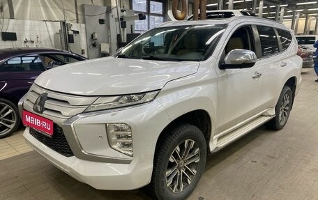 Mitsubishi Montero Sport, 2021 год, 3 840 000 рублей, 1 фотография