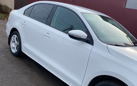 Volkswagen Jetta VI, 2014 год, 1 200 000 рублей, 2 фотография