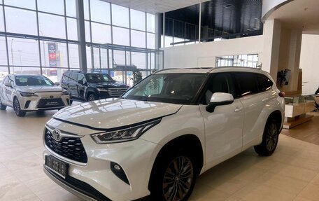 Toyota Highlander, 2024 год, 8 000 000 рублей, 2 фотография