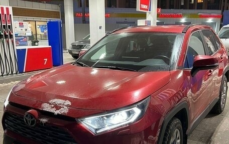 Toyota RAV4, 2021 год, 4 400 000 рублей, 3 фотография