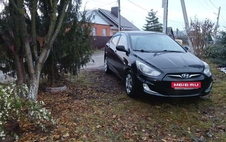 Hyundai Solaris II рестайлинг, 2012 год, 850 000 рублей, 5 фотография