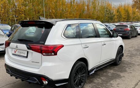 Mitsubishi Outlander III рестайлинг 3, 2022 год, 4 040 000 рублей, 4 фотография