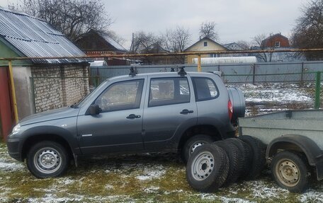 Chevrolet Niva I рестайлинг, 2011 год, 645 000 рублей, 2 фотография