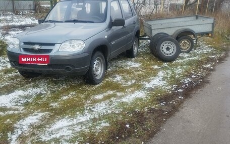 Chevrolet Niva I рестайлинг, 2011 год, 645 000 рублей, 8 фотография