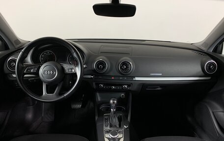 Audi A3, 2018 год, 1 990 000 рублей, 13 фотография