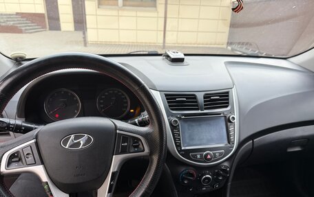 Hyundai Solaris II рестайлинг, 2011 год, 850 000 рублей, 4 фотография