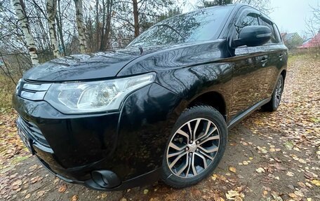 Mitsubishi Outlander III рестайлинг 3, 2012 год, 1 390 000 рублей, 2 фотография