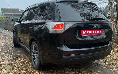 Mitsubishi Outlander III рестайлинг 3, 2012 год, 1 390 000 рублей, 8 фотография