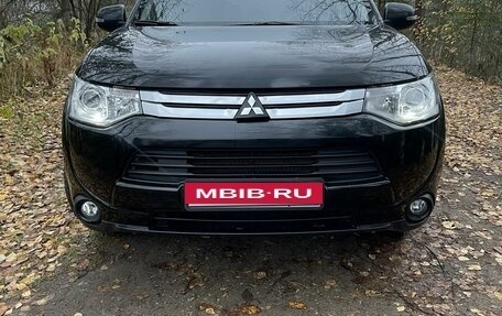 Mitsubishi Outlander III рестайлинг 3, 2012 год, 1 390 000 рублей, 3 фотография