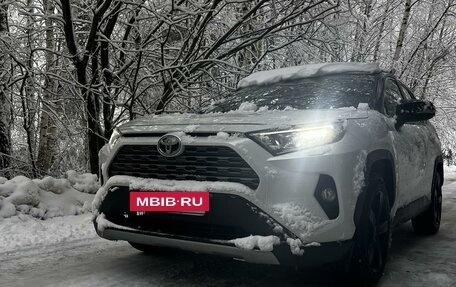 Toyota RAV4, 2020 год, 3 300 000 рублей, 3 фотография