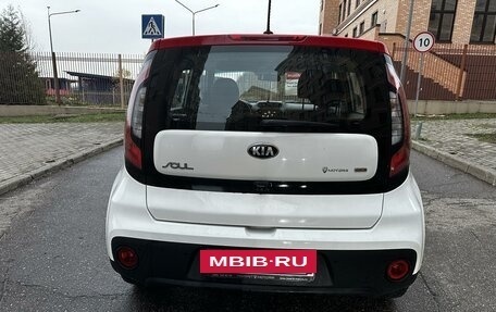 KIA Soul II рестайлинг, 2018 год, 1 650 000 рублей, 2 фотография