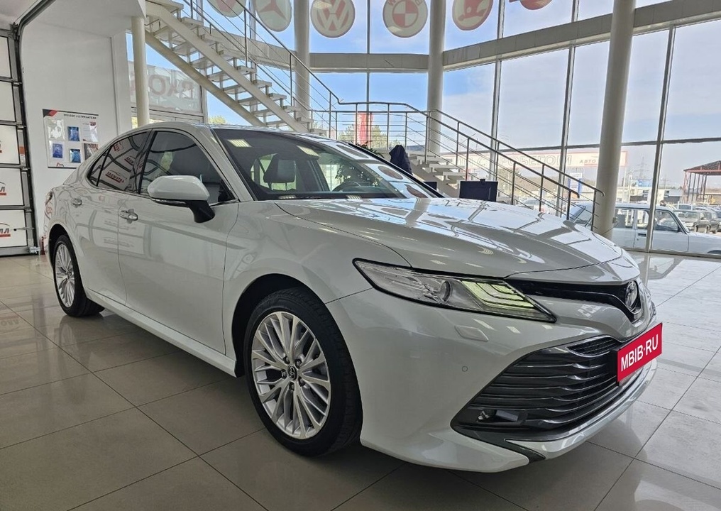 Toyota Camry, 2019 год, 3 749 000 рублей, 3 фотография
