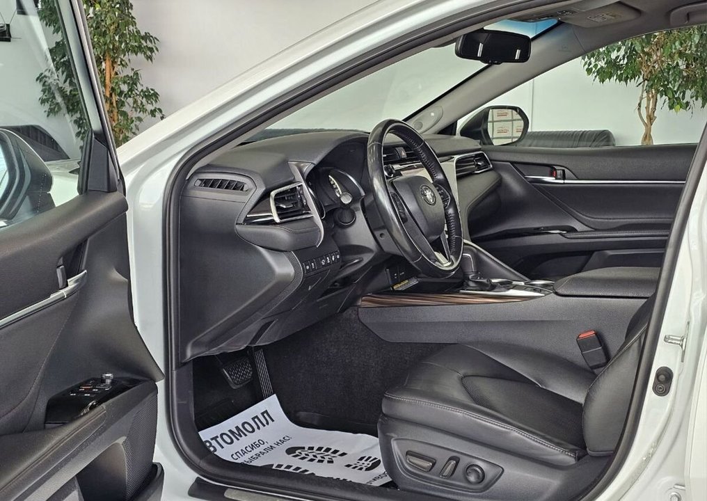 Toyota Camry, 2019 год, 3 749 000 рублей, 12 фотография