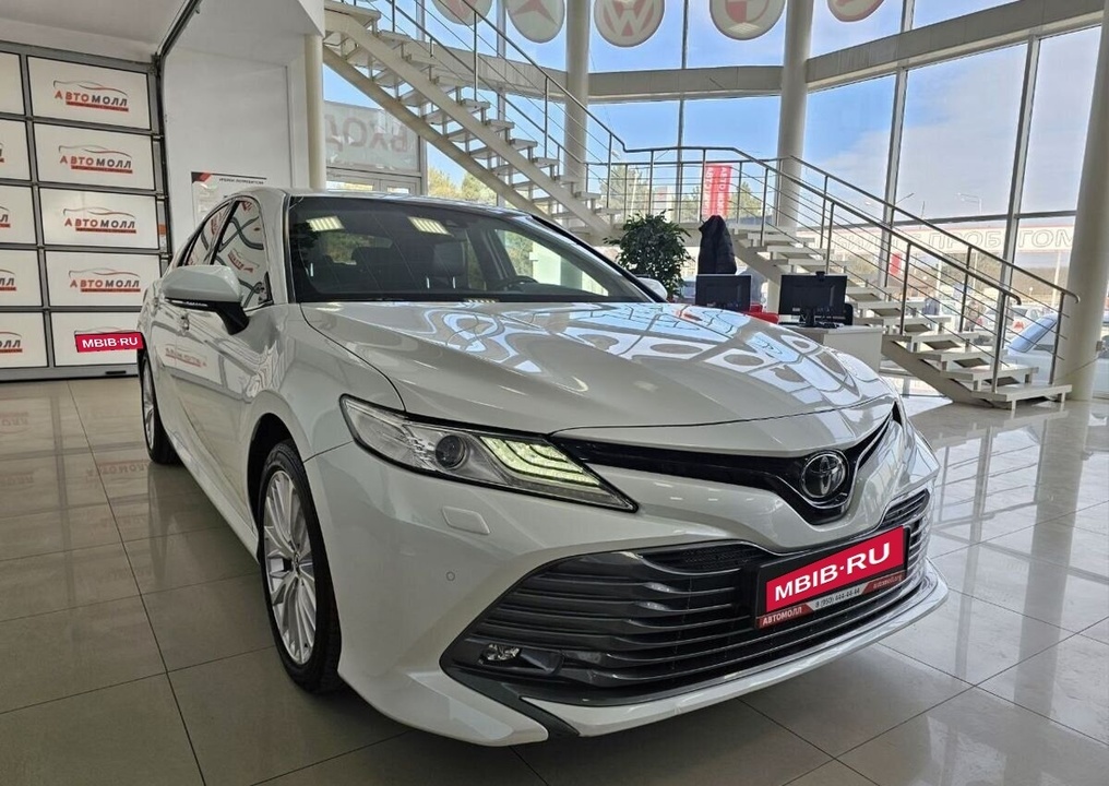 Toyota Camry, 2019 год, 3 749 000 рублей, 2 фотография