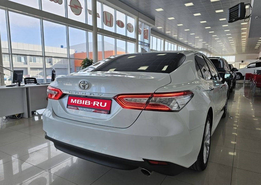 Toyota Camry, 2019 год, 3 749 000 рублей, 10 фотография