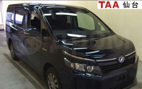 Toyota Voxy III, 2014 год, 1 850 000 рублей, 7 фотография