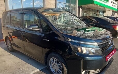 Toyota Voxy III, 2014 год, 1 850 000 рублей, 4 фотография