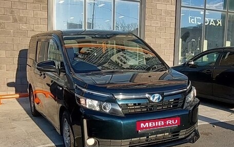 Toyota Voxy III, 2014 год, 1 850 000 рублей, 3 фотография