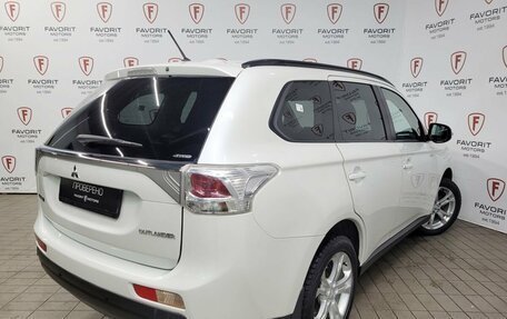 Mitsubishi Outlander III рестайлинг 3, 2013 год, 1 595 000 рублей, 6 фотография