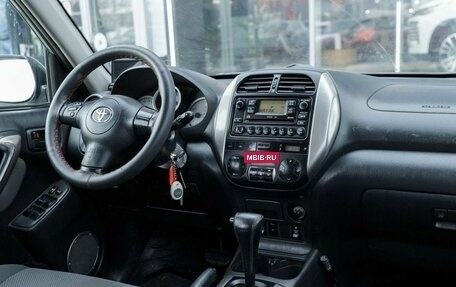 Toyota RAV4, 2005 год, 1 100 000 рублей, 11 фотография