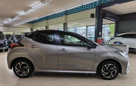 Toyota Yaris, 2021 год, 1 120 000 рублей, 7 фотография