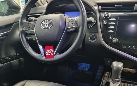 Toyota Camry, 2019 год, 3 850 000 рублей, 7 фотография