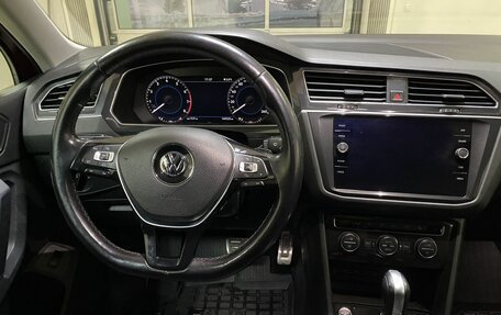 Volkswagen Tiguan II, 2018 год, 2 399 999 рублей, 15 фотография