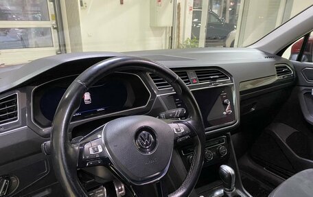 Volkswagen Tiguan II, 2018 год, 2 399 999 рублей, 13 фотография