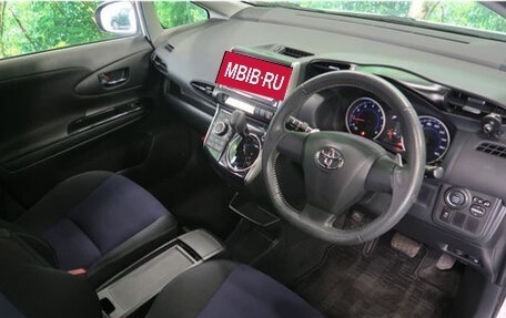 Toyota Wish II, 2015 год, 1 450 000 рублей, 15 фотография