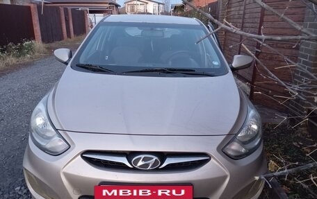 Hyundai Solaris II рестайлинг, 2011 год, 910 000 рублей, 4 фотография