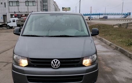 Volkswagen Caravelle T5, 2010 год, 1 970 000 рублей, 1 фотография