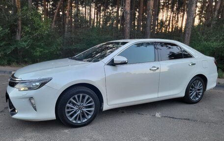 Toyota Camry, 2017 год, 2 680 000 рублей, 4 фотография