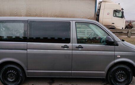 Volkswagen Caravelle T5, 2010 год, 1 970 000 рублей, 2 фотография