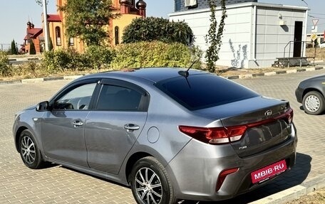 KIA Rio IV, 2018 год, 995 000 рублей, 4 фотография