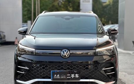 Volkswagen Tiguan, 2024 год, 4 635 000 рублей, 2 фотография