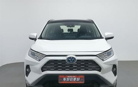 Toyota RAV4, 2020 год, 3 147 000 рублей, 2 фотография