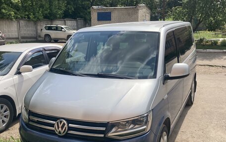 Volkswagen Caravelle T6 рестайлинг, 2016 год, 3 150 000 рублей, 1 фотография