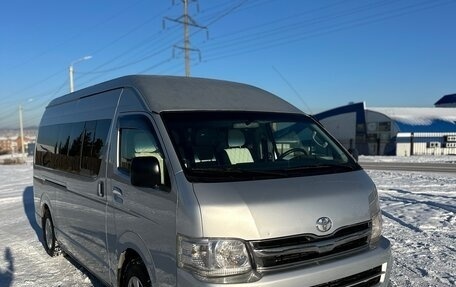 Toyota HiAce H200, 2012 год, 2 890 000 рублей, 1 фотография