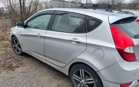 Hyundai Solaris II рестайлинг, 2011 год, 800 000 рублей, 3 фотография