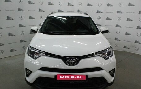 Toyota RAV4, 2017 год, 2 350 000 рублей, 2 фотография